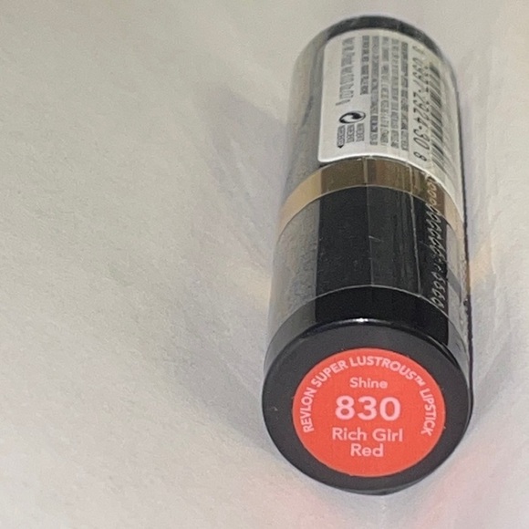 Revlon Lipstick in RiCH GiRL RED #830 - Picture 2 of 5